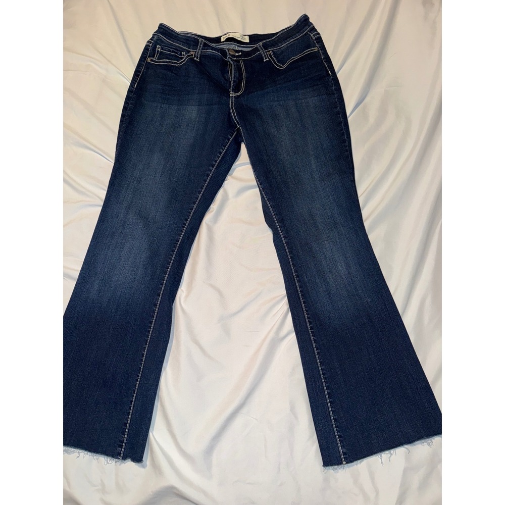 BKE Gabby Curvy Fit Original Rise Bootcut Jeans Dark Wash Raw Hem 30x31.5